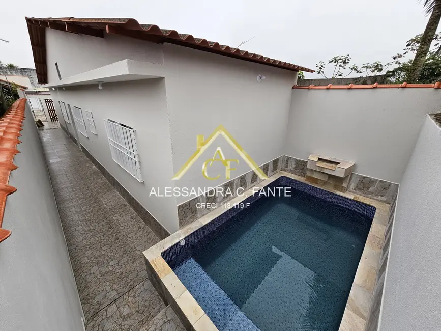 Foto 1 de Casa com 2 quartos à venda, 125m2 em Mongagua - SP