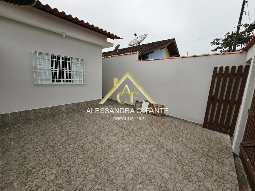 Foto 4 de Casa com 2 quartos à venda, 125m2 em Mongagua - SP