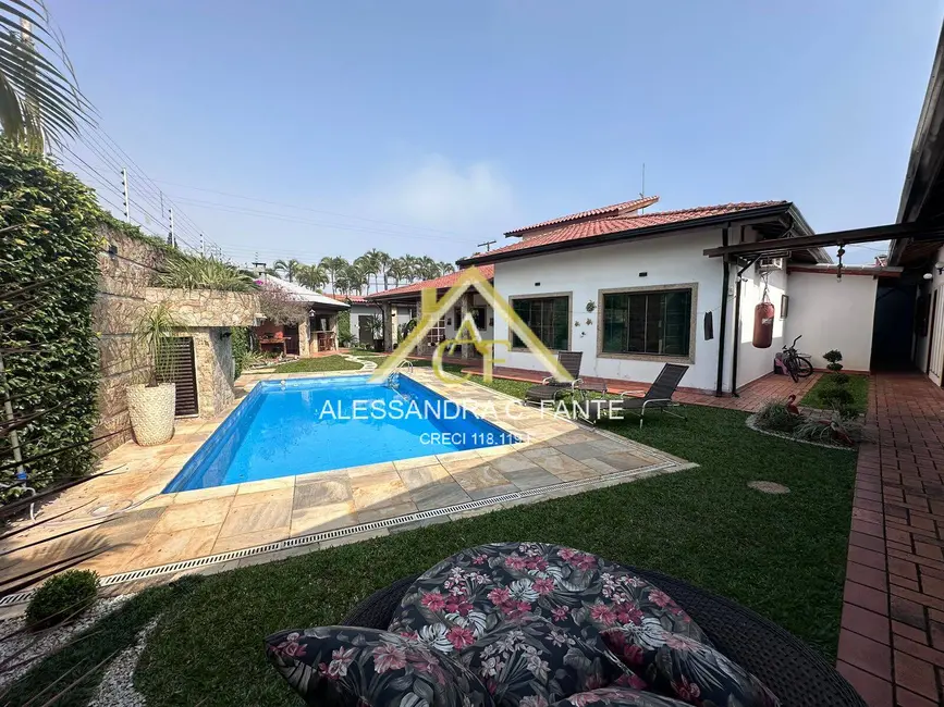 Casa com 4 quartos à venda, 556m2 em Flórida, Praia Grande - SP - imagem 1 Foto 1 de Casa com 4 quartos à venda, 556m2 em Flórida, Praia Grande - SP