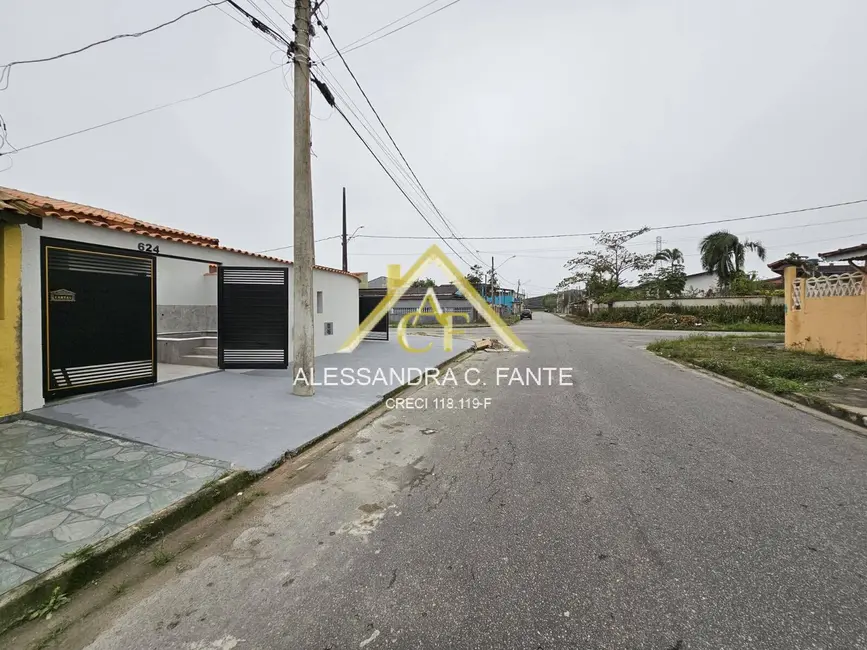 Foto 2 de Casa com 2 quartos à venda, 126m2 em Itanhaem - SP