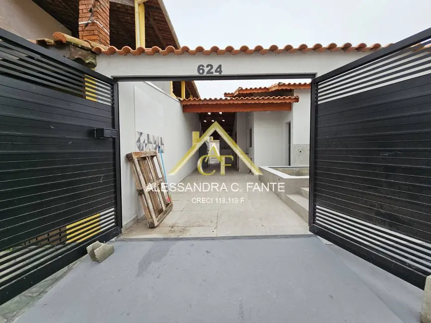 Foto 3 de Casa com 2 quartos à venda, 126m2 em Itanhaem - SP