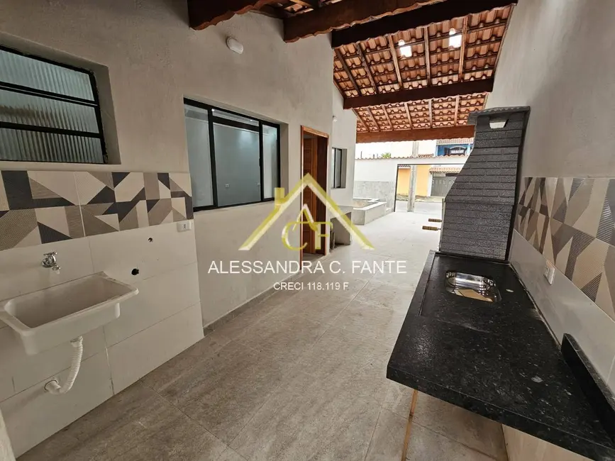 Foto 5 de Casa com 2 quartos à venda, 126m2 em Itanhaem - SP