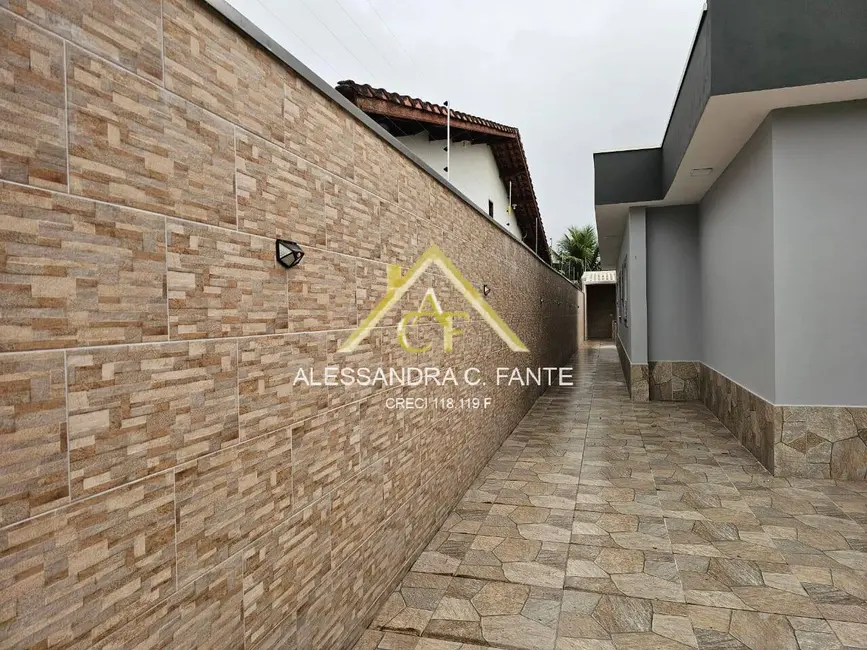 Foto 8 de Casa com 2 quartos à venda, 165m2 em Mongagua - SP