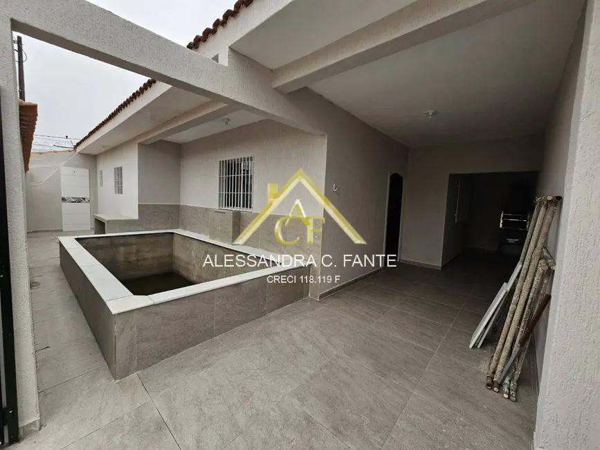 Foto 1 de Casa com 2 quartos à venda, 125m2 em Itanhaem - SP