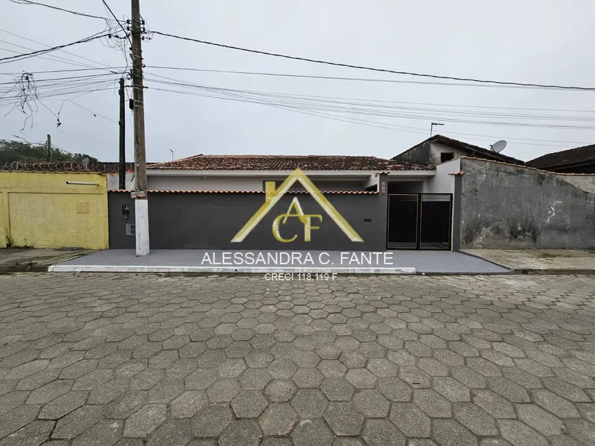 Foto 2 de Casa com 2 quartos à venda, 125m2 em Itanhaem - SP