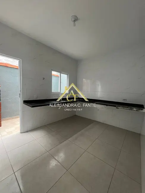 Foto 5 de Sobrado com 2 quartos à venda, 61m2 em Mongagua - SP