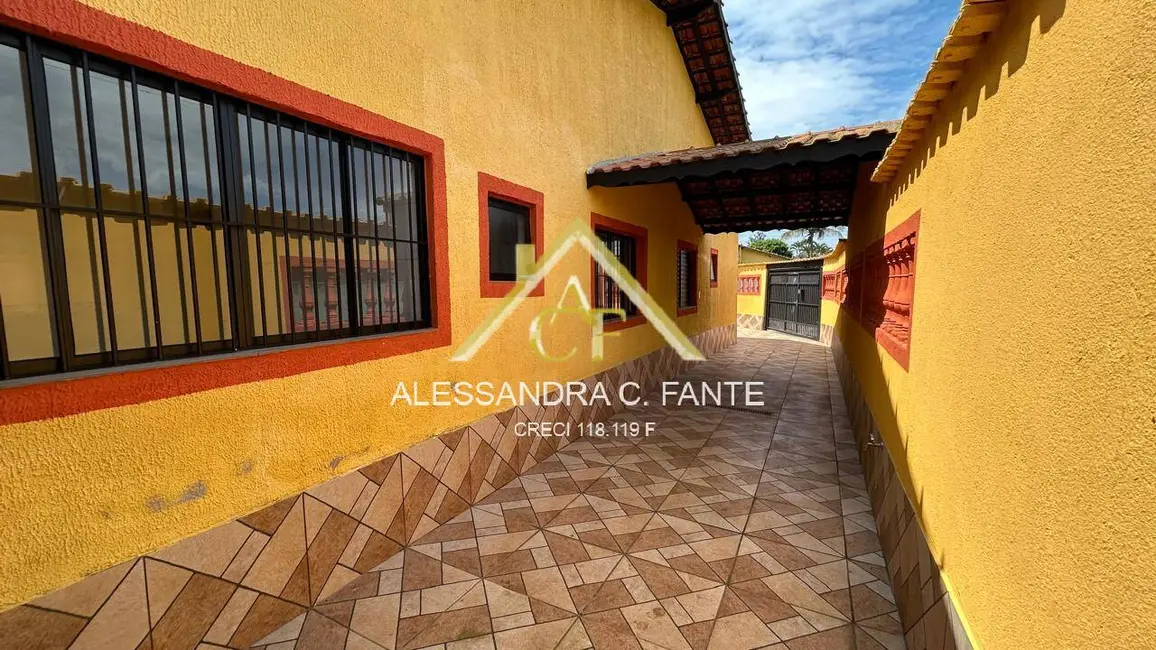 Foto 4 de Casa com 2 quartos à venda, 158m2 em Mongagua - SP