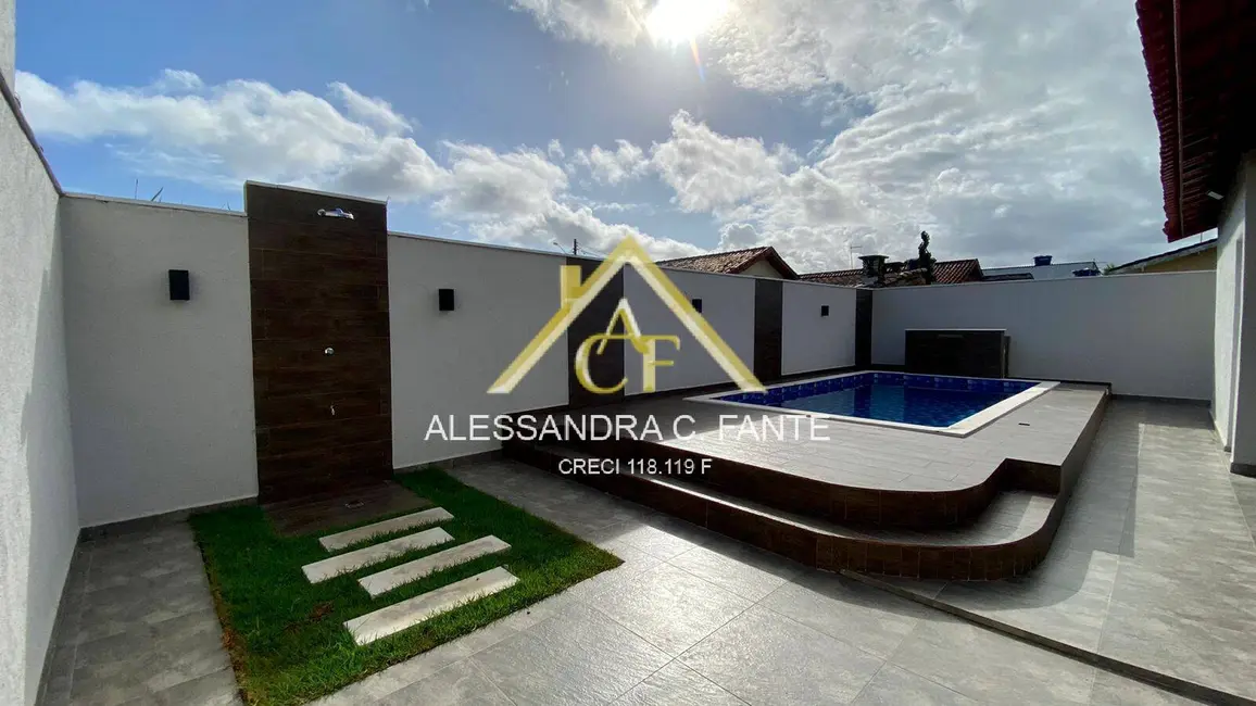 Foto 2 de Casa com 2 quartos à venda, 260m2 em Itanhaem - SP