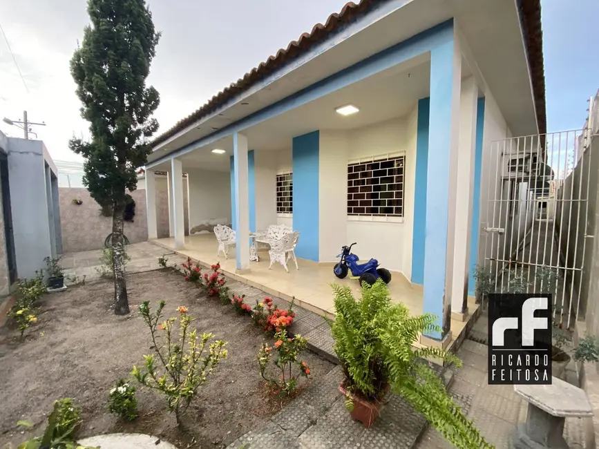 Foto 3 de Casa com 3 quartos à venda, 396m2 em Santa Esmeralda, Arapiraca - AL