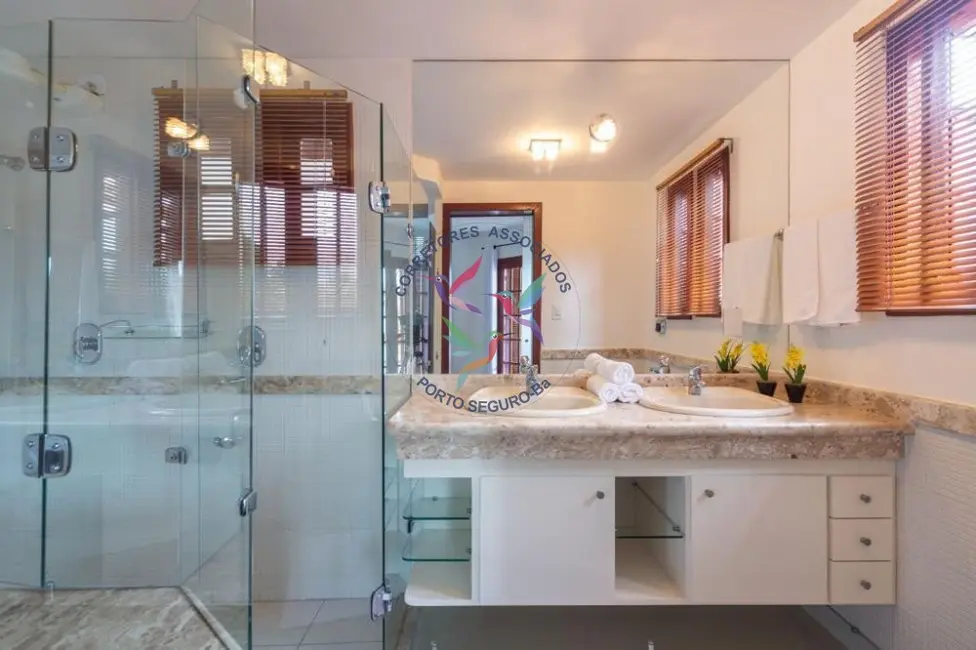 Foto 9 de Casa com 8 quartos à venda, 612m2 em Porto Seguro - BA