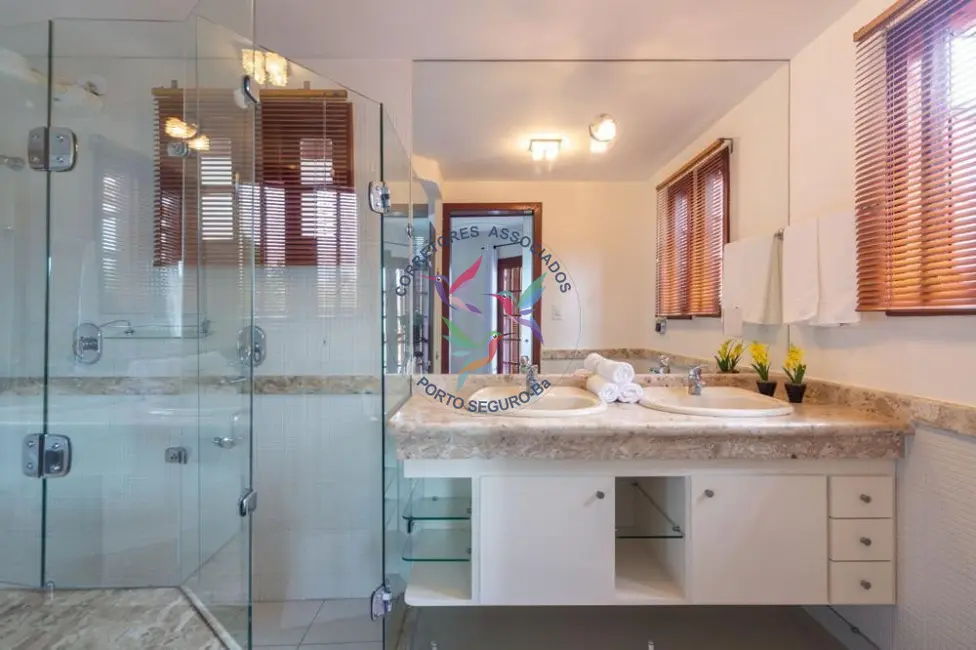 Casa com 8 quartos para alugar, 612m2 em Porto Seguro - BA - imagem 9 Foto 9 de Casa com 8 quartos para alugar, 612m2 em Porto Seguro - BA