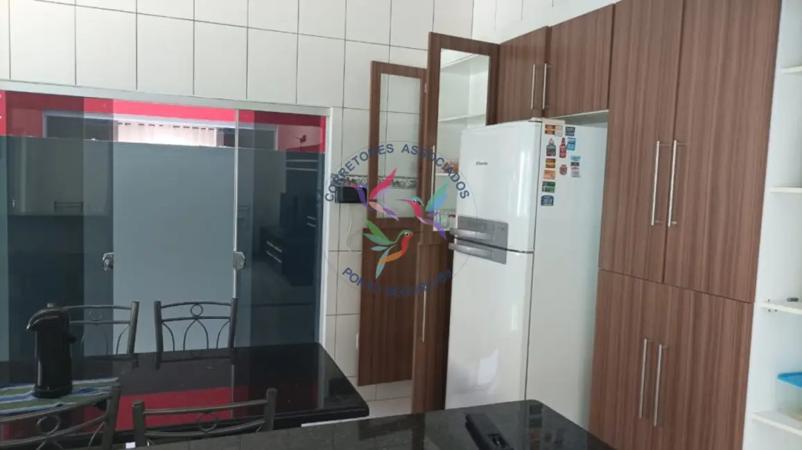 Casa com 5 quartos para alugar, 200m2 em Porto Seguro - BA - imagem 8 Foto 8 de Casa com 5 quartos para alugar, 200m2 em Porto Seguro - BA