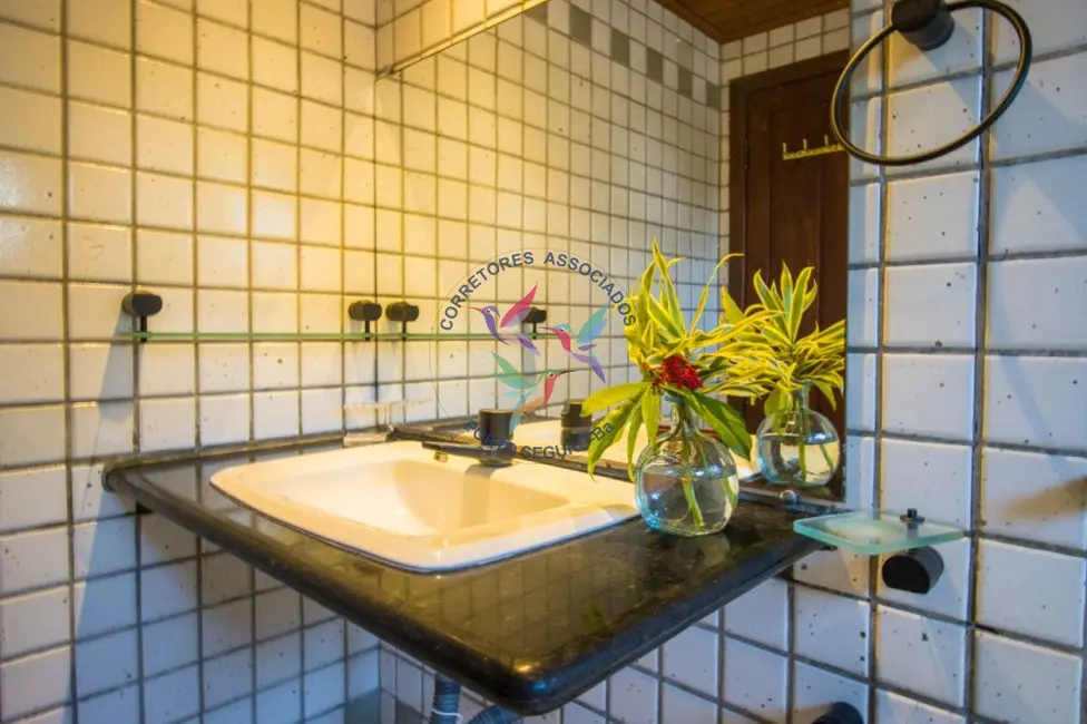 Foto 7 de Casa com 4 quartos à venda, 374m2 em Porto Seguro - BA