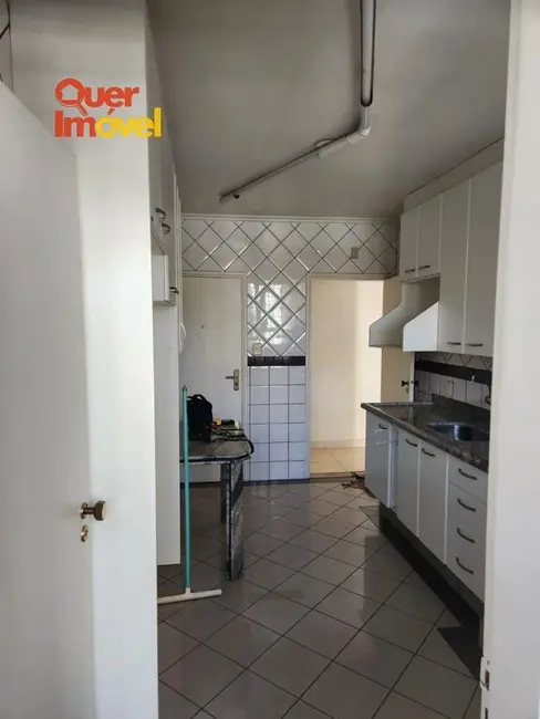 Apartamento com 3 quartos à venda, 117m2 em Centro, Ribeirao Preto - SP - imagem 8 Foto 8 de Apartamento com 3 quartos à venda, 117m2 em Centro, Ribeirao Preto - SP