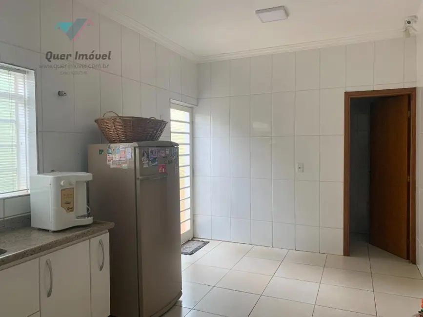 Casa com 3 quartos à venda, 240m2 em Jardim Irajá, Ribeirao Preto - SP - imagem 7 Foto 7 de Casa com 3 quartos à venda, 240m2 em Jardim Irajá, Ribeirao Preto - SP
