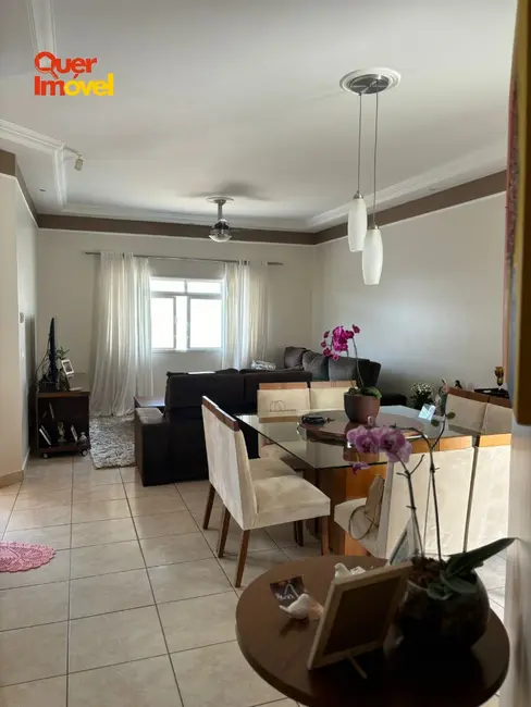 Casa com 3 quartos à venda, 200m2 em Residencial e Comercial Palmares, Ribeirao Preto - SP - imagem 6 Foto 6 de Casa com 3 quartos à venda, 200m2 em Residencial e Comercial Palmares, Ribeirao Preto - SP