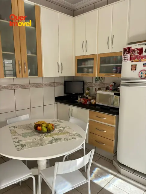 Casa com 3 quartos à venda, 200m2 em Residencial e Comercial Palmares, Ribeirao Preto - SP - imagem 8 Foto 8 de Casa com 3 quartos à venda, 200m2 em Residencial e Comercial Palmares, Ribeirao Preto - SP