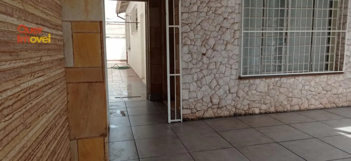 Casa com 4 quartos à venda e para alugar, 160m2 em Jardim Paulista, Ribeirao Preto - SP - imagem 3 Foto 3 de Casa com 4 quartos à venda e para alugar, 160m2 em Jardim Paulista, Ribeirao Preto - SP