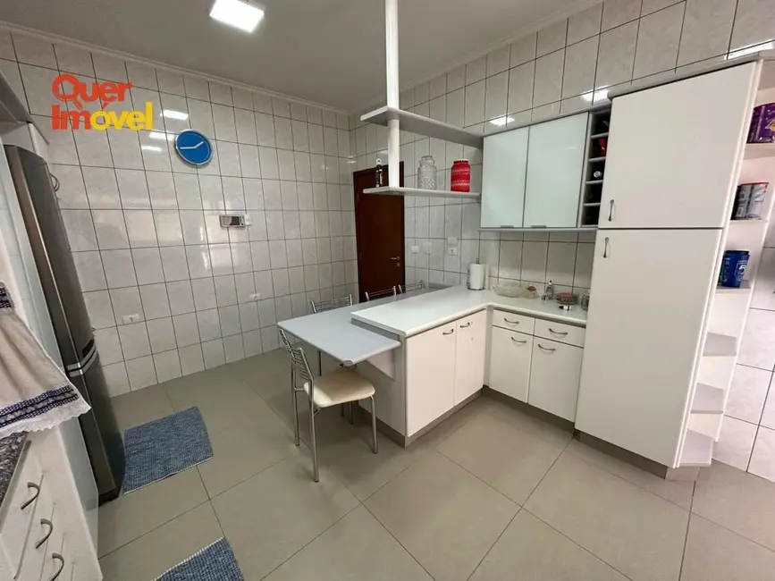 Foto 7 de Casa com 3 quartos à venda, 179m2 em Cravinhos - SP