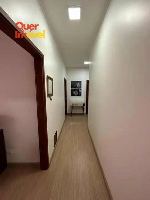 Foto 8 de Casa com 3 quartos à venda, 179m2 em Cravinhos - SP