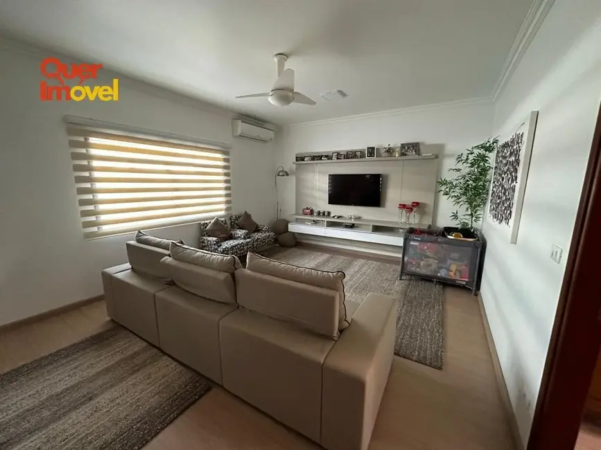 Foto 1 de Casa com 3 quartos à venda, 179m2 em Cravinhos - SP