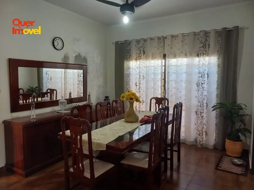 Casa com 3 quartos à venda, 204m2 em Parque dos Bandeirantes, Ribeirao Preto - SP - imagem 3 Foto 3 de Casa com 3 quartos à venda, 204m2 em Parque dos Bandeirantes, Ribeirao Preto - SP