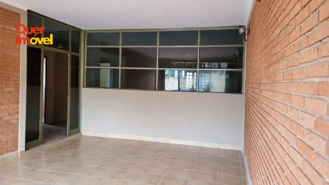 Foto 1 de Casa com 3 quartos à venda, 275m2 em Centro, Cravinhos - SP