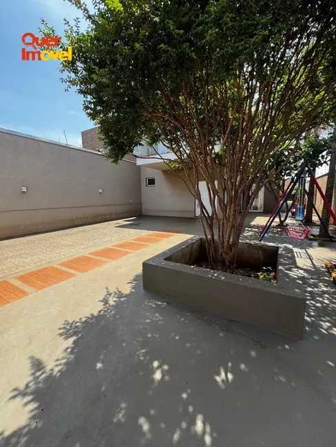 Foto 2 de Casa com 3 quartos à venda, 170m2 em Cravinhos - SP