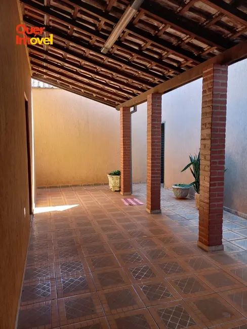 Casa com 3 quartos à venda, 290m2 em Parque Residencial Cândido Portinari, Ribeirao Preto - SP - imagem 3 Foto 3 de Casa com 3 quartos à venda, 290m2 em Parque Residencial Cândido Portinari, Ribeirao Preto - SP