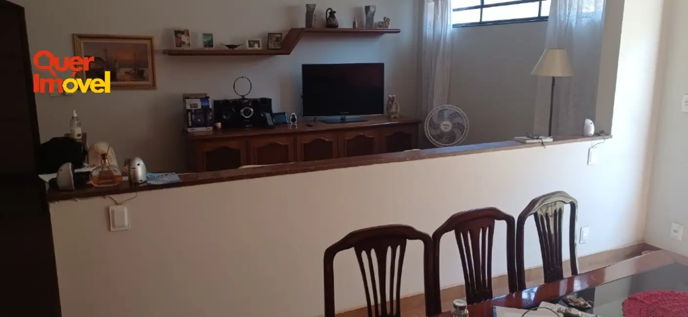 Casa com 3 quartos à venda, 220m2 em Parque Residencial Lagoinha, Ribeirao Preto - SP - imagem 4 Foto 4 de Casa com 3 quartos à venda, 220m2 em Parque Residencial Lagoinha, Ribeirao Preto - SP