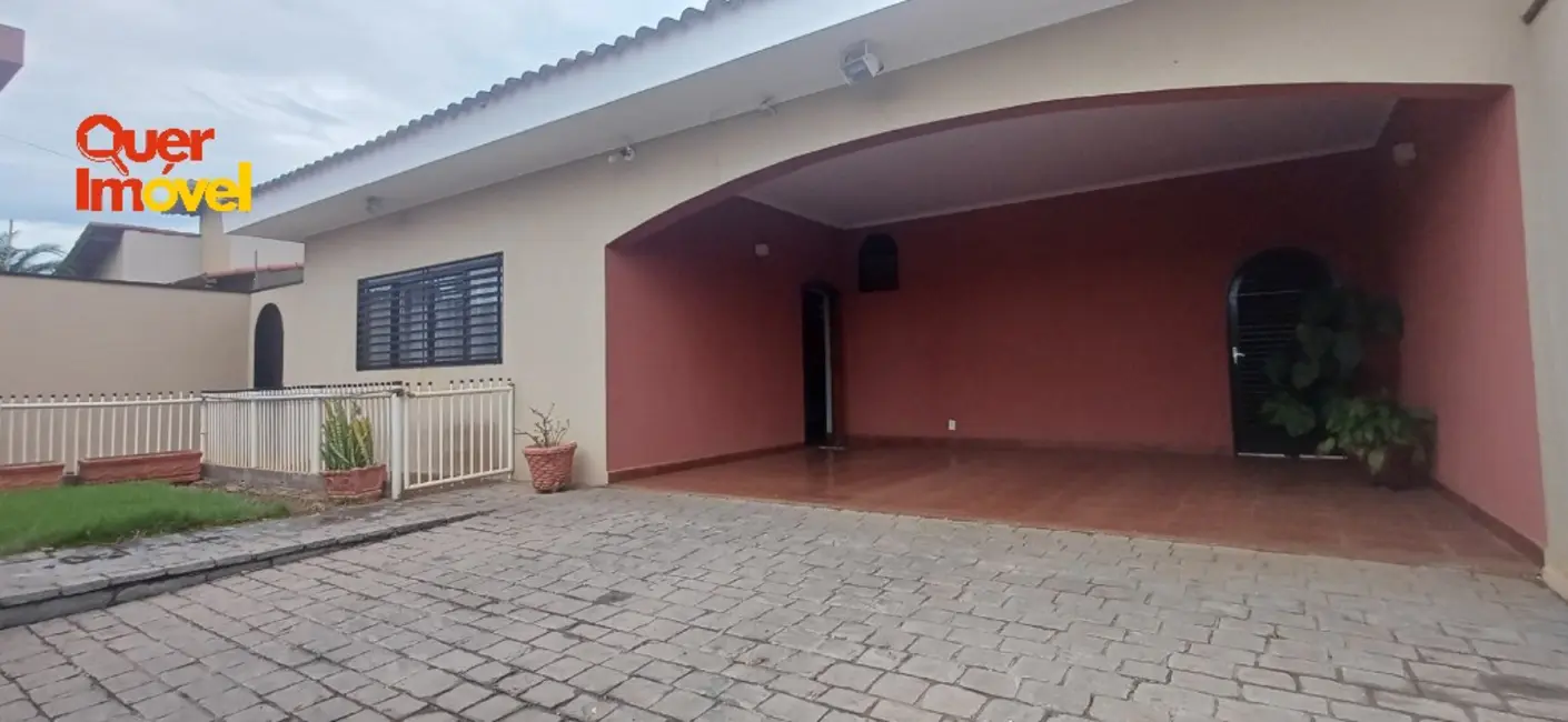 Casa com 3 quartos à venda, 220m2 em Parque Residencial Lagoinha, Ribeirao Preto - SP - imagem 1 Foto 1 de Casa com 3 quartos à venda, 220m2 em Parque Residencial Lagoinha, Ribeirao Preto - SP