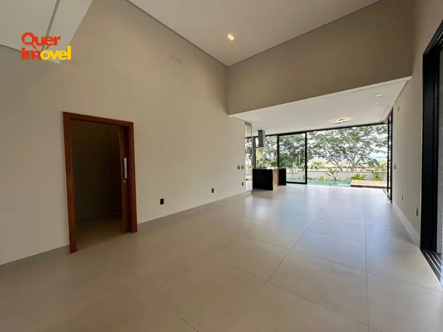Casa de Condomínio com 4 quartos à venda, 261m2 em Vila do Golf, Ribeirao Preto - SP - imagem 5 Foto 5 de Casa de Condomínio com 4 quartos à venda, 261m2 em Vila do Golf, Ribeirao Preto - SP