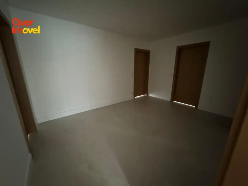 Apartamento com 3 quartos à venda, 227m2 em Ribeirao Preto - SP - imagem 9 Foto 9 de Apartamento com 3 quartos à venda, 227m2 em Ribeirao Preto - SP