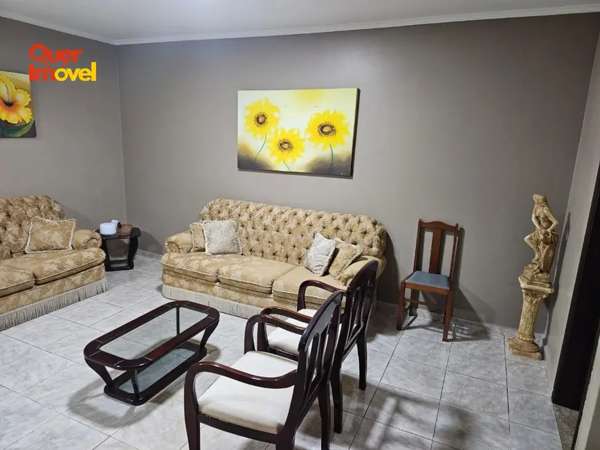 Casa com 3 quartos à venda, 281m2 em Parque Residencial Lagoinha, Ribeirao Preto - SP - imagem 5 Foto 5 de Casa com 3 quartos à venda, 281m2 em Parque Residencial Lagoinha, Ribeirao Preto - SP