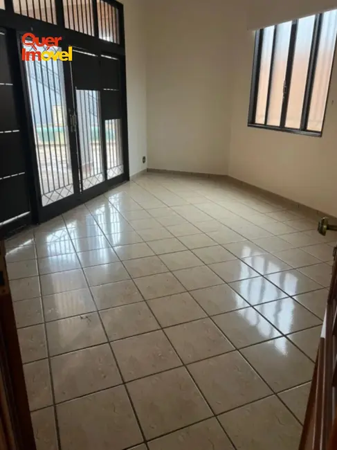 Casa com 3 quartos à venda e para alugar, 295m2 em Parque Residencial Cidade Universitária, Ribeirao Preto - SP - imagem 4 Foto 4 de Casa com 3 quartos à venda e para alugar, 295m2 em Parque Residencial Cidade Universitária, Ribeirao Preto - SP