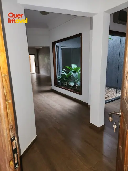Foto 1 de Casa com 4 quartos à venda e para alugar, 235m2 em Alto da Boa Vista, Ribeirao Preto - SP