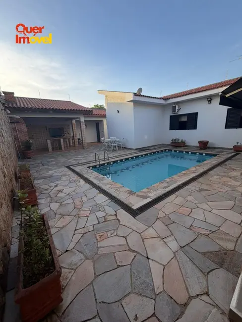 Casa com 3 quartos à venda, 260m2 em Parque Residencial Lagoinha, Ribeirao Preto - SP - imagem 2 Foto 2 de Casa com 3 quartos à venda, 260m2 em Parque Residencial Lagoinha, Ribeirao Preto - SP