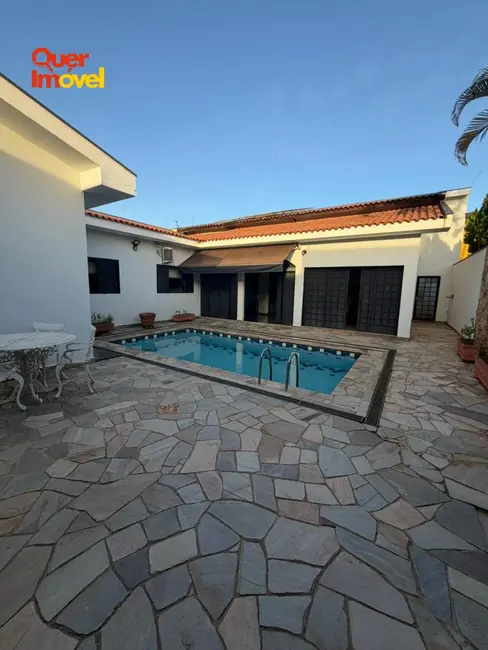 Casa com 3 quartos à venda, 260m2 em Parque Residencial Lagoinha, Ribeirao Preto - SP - imagem 1 Foto 1 de Casa com 3 quartos à venda, 260m2 em Parque Residencial Lagoinha, Ribeirao Preto - SP