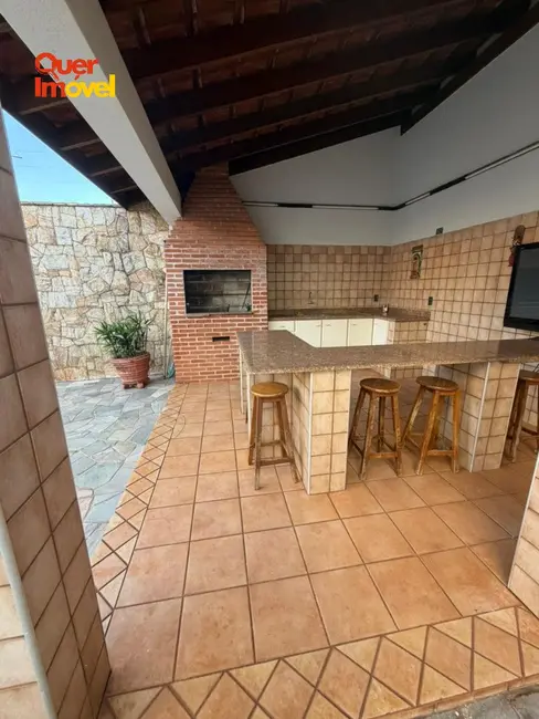 Casa com 3 quartos à venda, 260m2 em Parque Residencial Lagoinha, Ribeirao Preto - SP - imagem 3 Foto 3 de Casa com 3 quartos à venda, 260m2 em Parque Residencial Lagoinha, Ribeirao Preto - SP