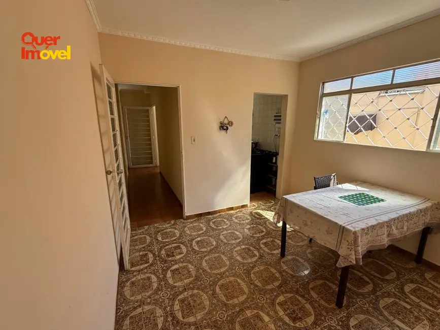 Casa com 5 quartos à venda, 213m2 em Independência, Ribeirao Preto - SP - imagem 7 Foto 7 de Casa com 5 quartos à venda, 213m2 em Independência, Ribeirao Preto - SP