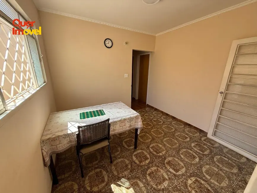 Casa com 5 quartos à venda, 213m2 em Independência, Ribeirao Preto - SP - imagem 8 Foto 8 de Casa com 5 quartos à venda, 213m2 em Independência, Ribeirao Preto - SP