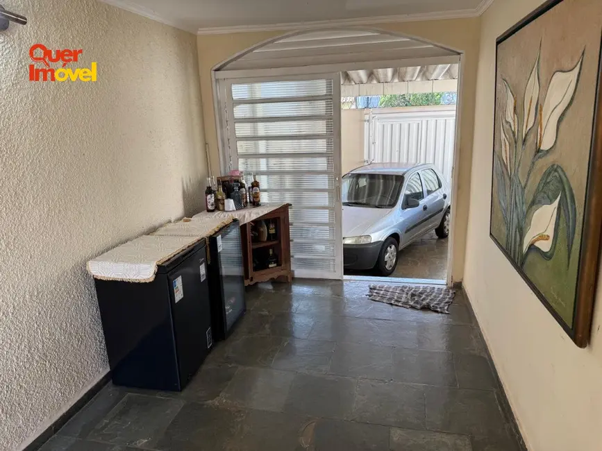 Casa com 5 quartos à venda, 213m2 em Independência, Ribeirao Preto - SP - imagem 4 Foto 4 de Casa com 5 quartos à venda, 213m2 em Independência, Ribeirao Preto - SP
