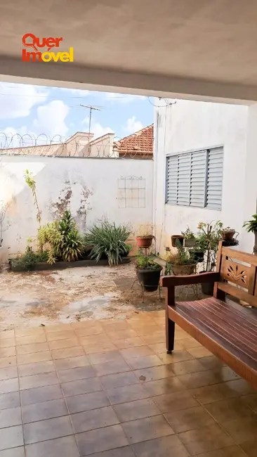 Casa com 3 quartos à venda, 321m2 em Campos Elíseos, Ribeirao Preto - SP - imagem 2 Foto 2 de Casa com 3 quartos à venda, 321m2 em Campos Elíseos, Ribeirao Preto - SP