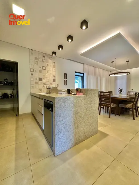Casa de Condomínio com 3 quartos à venda, 273m2 em Jardim Cybelli, Ribeirao Preto - SP - imagem 5 Foto 5 de Casa de Condomínio com 3 quartos à venda, 273m2 em Jardim Cybelli, Ribeirao Preto - SP