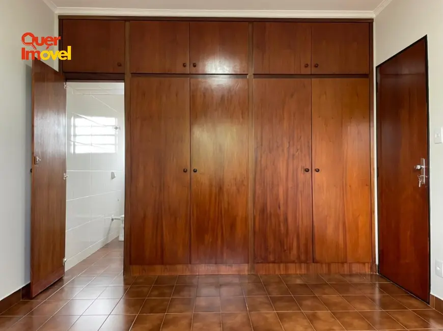 Casa com 3 quartos à venda, 191m2 em Jardim Anhangüera, Ribeirao Preto - SP - imagem 8 Foto 8 de Casa com 3 quartos à venda, 191m2 em Jardim Anhangüera, Ribeirao Preto - SP