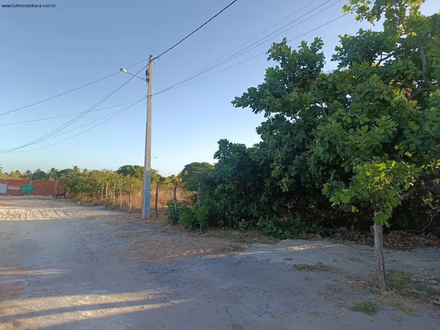 Foto 4 de Terreno / Lote à venda, 300m2 em Fortim - CE