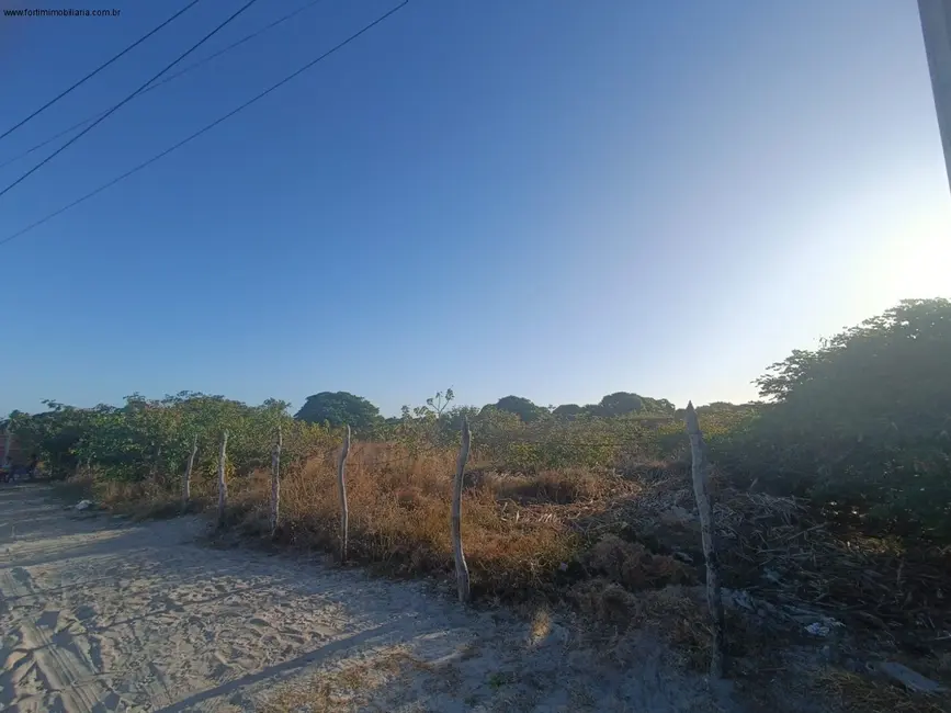 Foto 1 de Terreno / Lote à venda, 300m2 em Fortim - CE