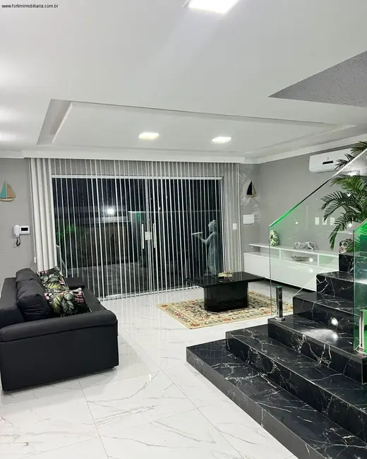 Casa com 2 quartos à venda, 180m2 em Quixaba, Aracati - CE - imagem 3 Foto 3 de Casa com 2 quartos à venda, 180m2 em Quixaba, Aracati - CE