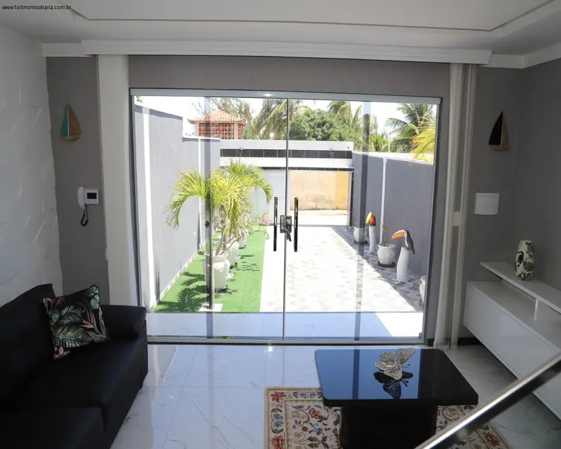Foto 2 de Casa com 2 quartos à venda, 180m2 em Quixaba, Aracati - CE