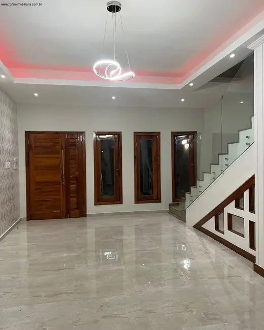 Foto 5 de Casa com 2 quartos à venda, 250m2 em Centro, Fortim - CE